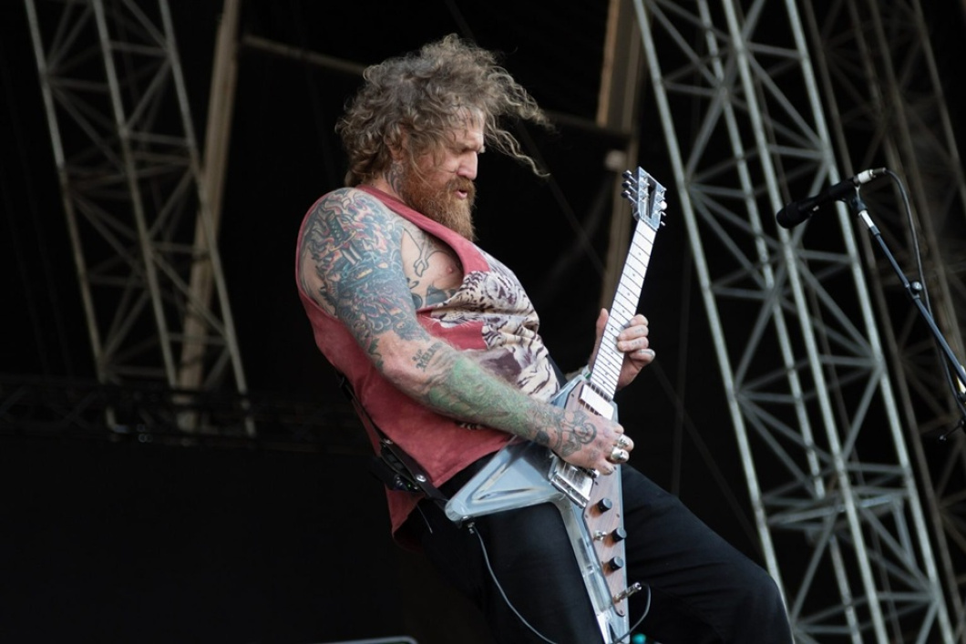 Read more about the article Tragický odkaz v tónoch: Brent Hinds dokončil sólové dielo pred svojím odchodom
