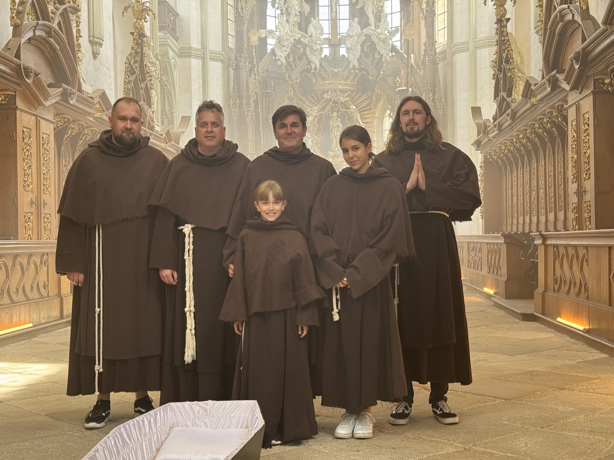 Read more about the article Vratko Rohoň z INEKAFE venoval svoju najosobnejšiu skladbu starým rodičom. Novinka „Keď odchádza niekto“ dojme aj skalných punkáčov