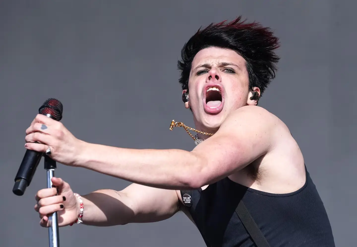 Read more about the article Yungblud stopol všetky koncerty 2025