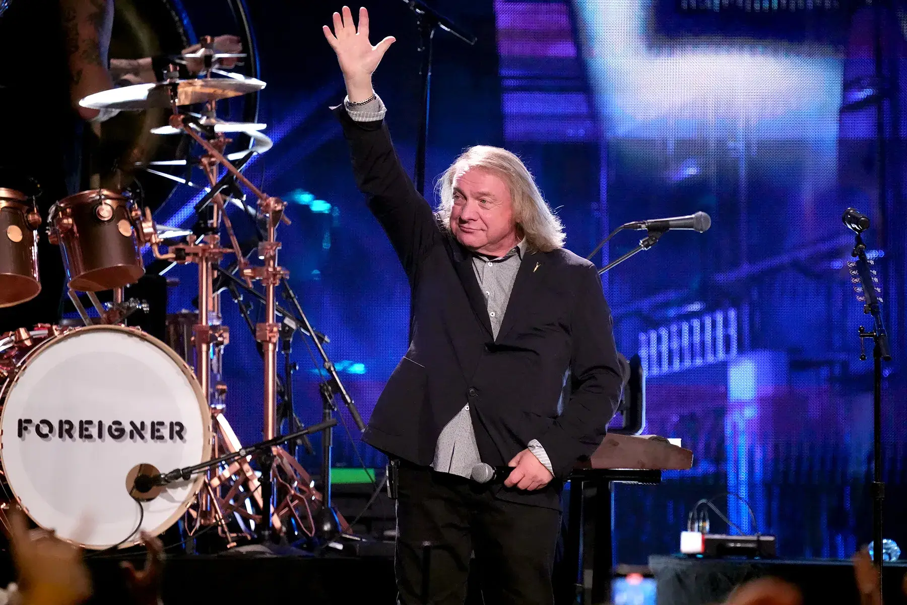 Read more about the article Hlas legendárnych Foreigner sa vracia: Lou Gramm vydáva album „Released“ a predstavuje prvý singel