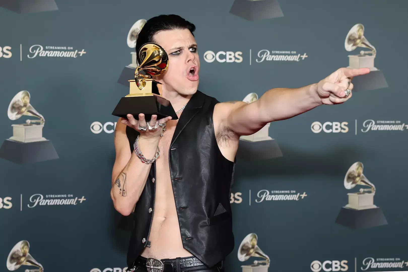 Read more about the article Yungblud ovládol Grammy 2026 a posiela popu jasný odkaz.