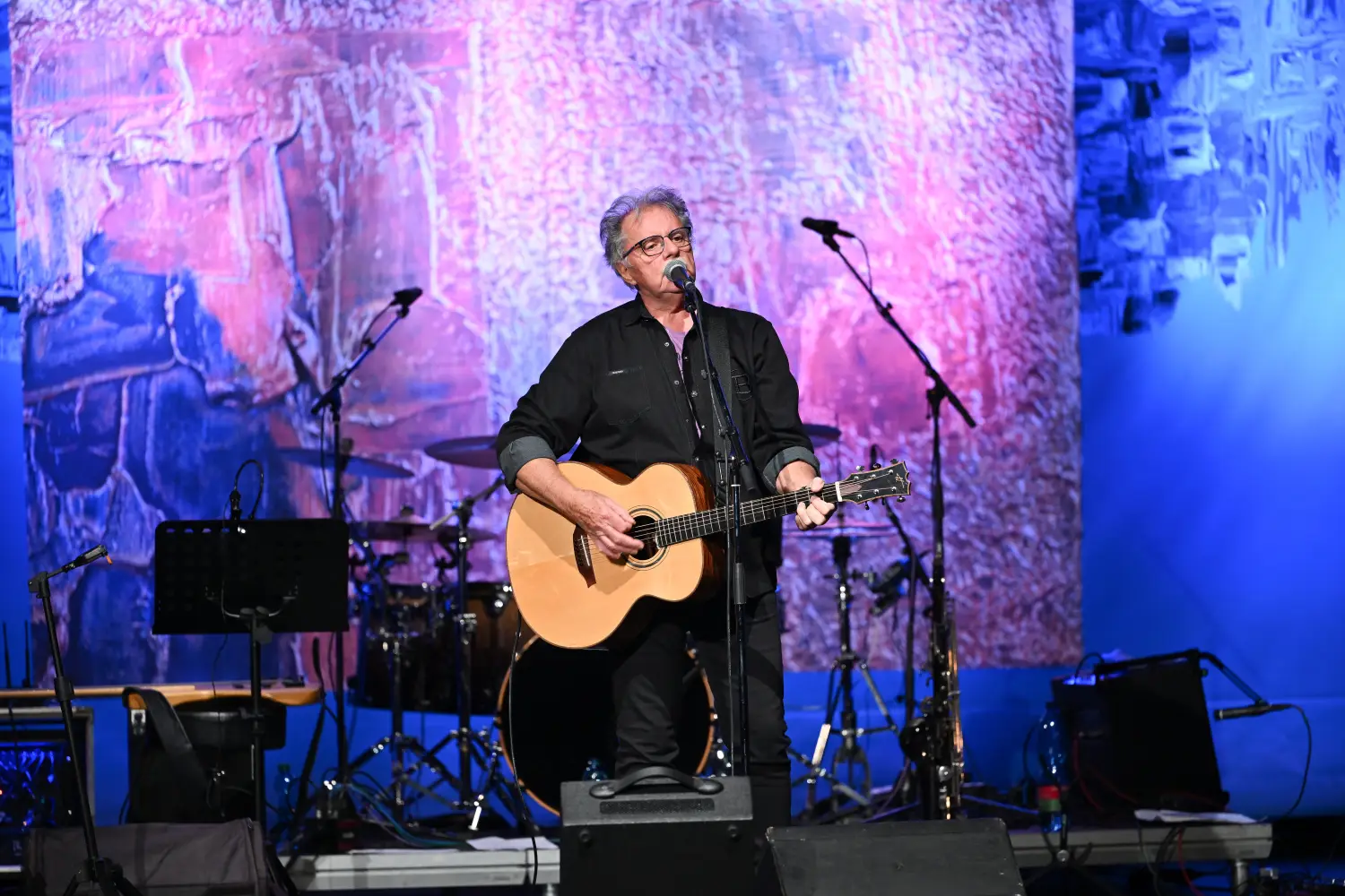 Read more about the article Pavol Hammel oživuje legendárnu skladbu – Hráč