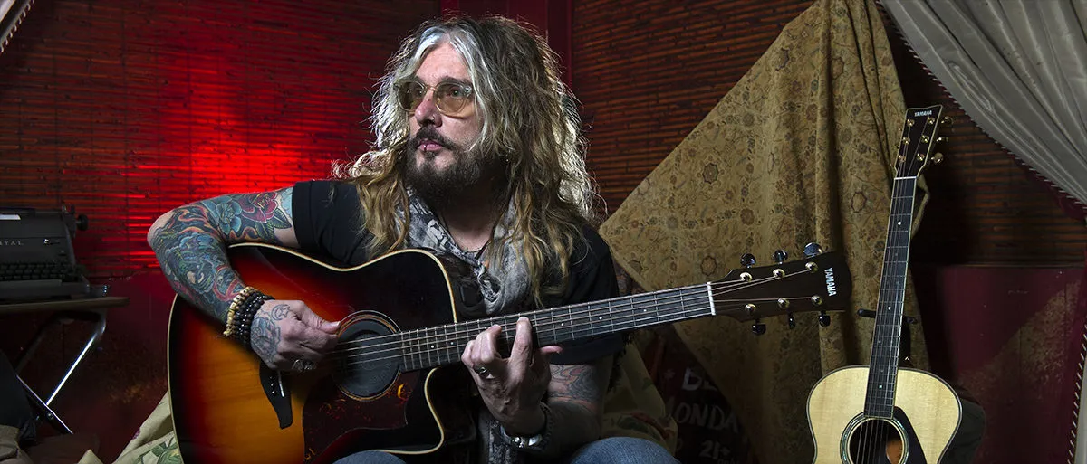 Read more about the article John Corabi pripravuje európske turné