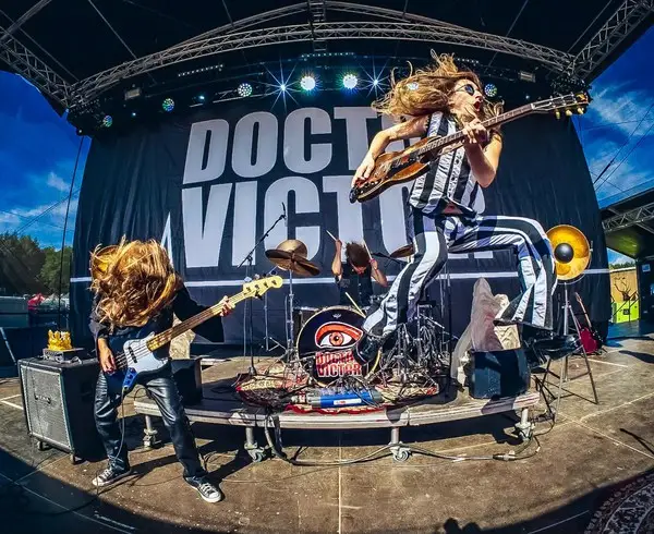 Read more about the article Doctor Viktor – Objav roka