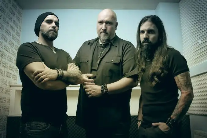 Read more about the article RAGE za hranicami