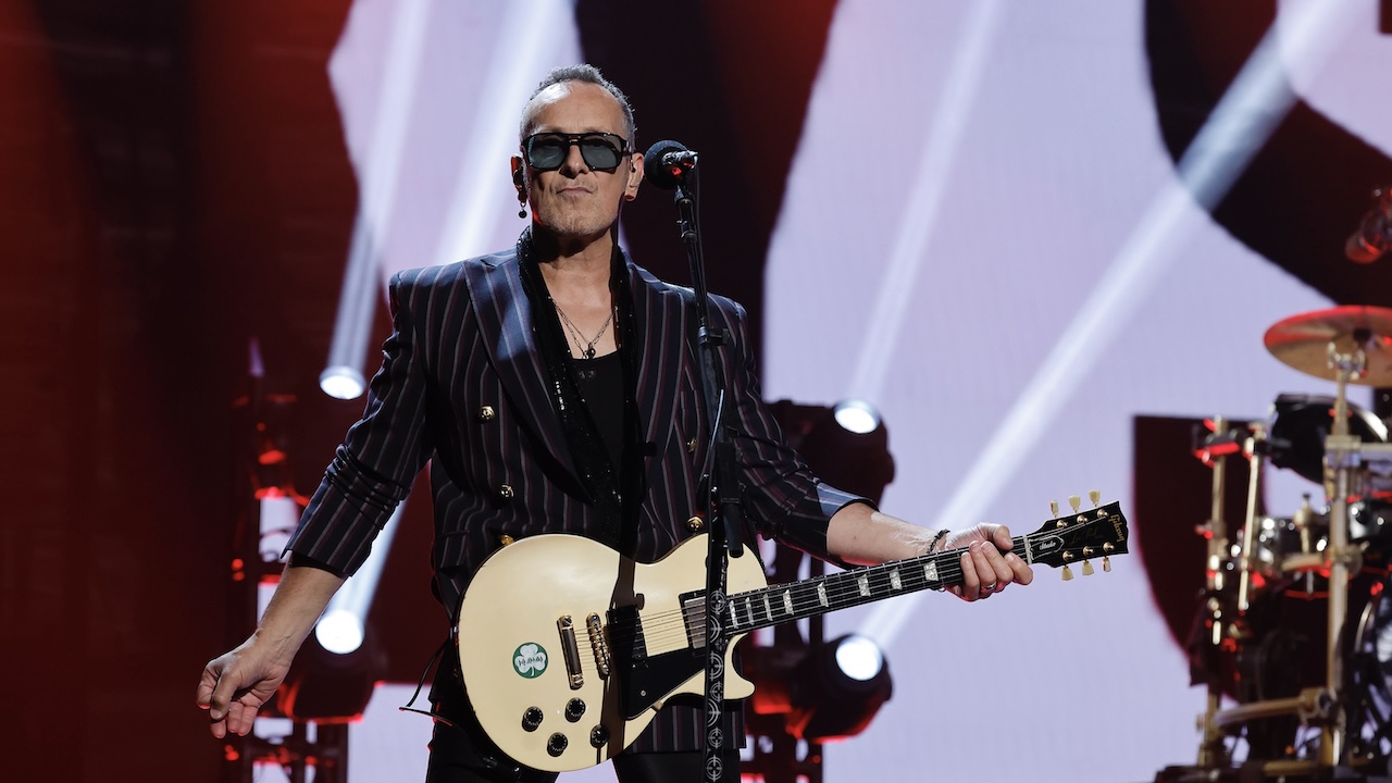 Read more about the article Vivian Campbell a Sweet Savage