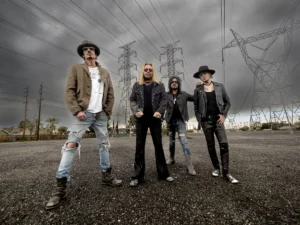 Mötley Crüe odkrývajú zabudnuté začiatky